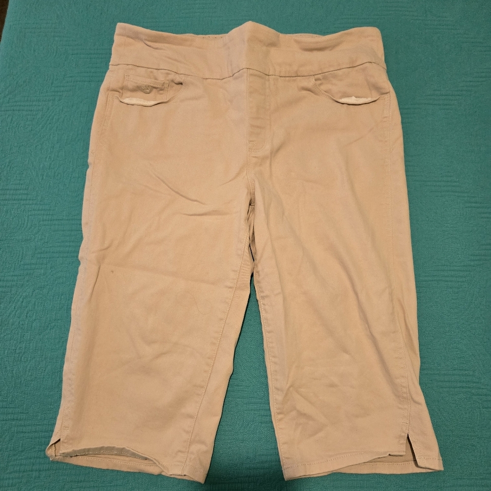 Women's Gloria Vanderbilt Tan Pull On Capris